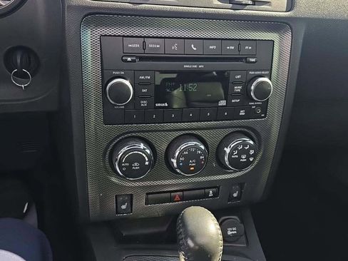 Used 2011 Dodge Challenger R/T image 8