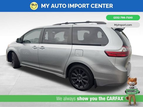 Used 2020 Toyota Sienna XLE Premium AWD/4WD image 4