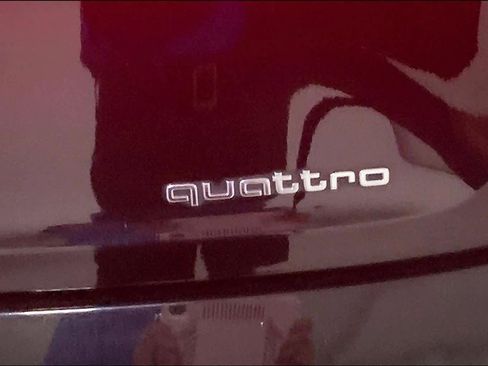 Used 2022 Audi e-tron Premium Plus AWD/4WD image 9