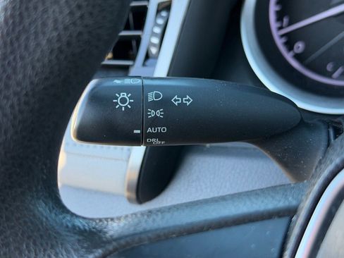 Used 2022 Toyota Camry LE image 19