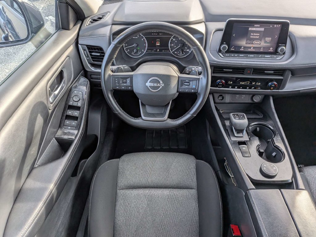 Used 2025 Nissan Rogue SV AWD/4WD image 17