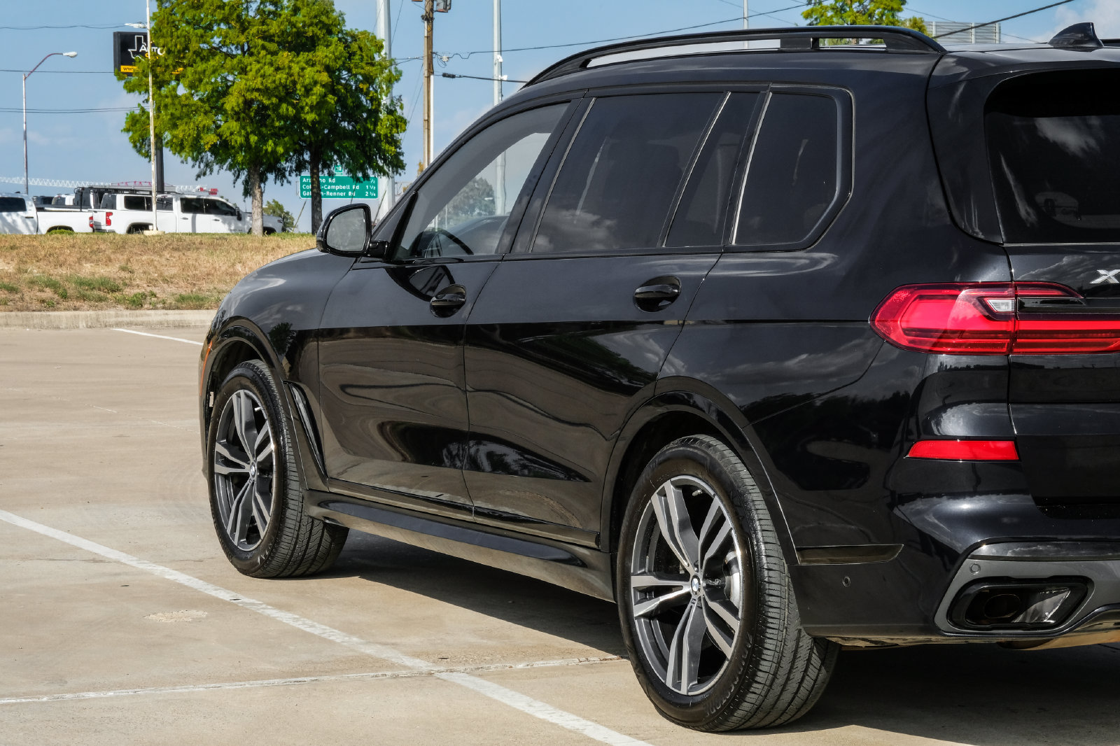 Used 2021 BMW X7 xDrive40i w/ M Sport Package AWD/4WD image 12
