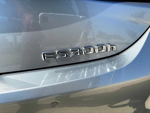 Certified 2024 Lexus ES 300h Ultra Luxury image 9