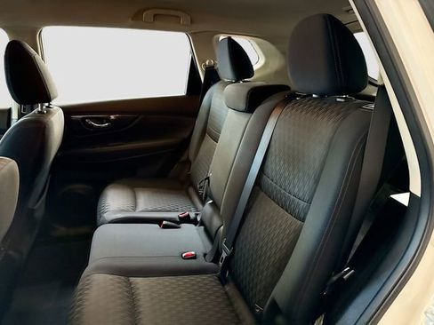 Used 2017 Nissan Rogue S image 22