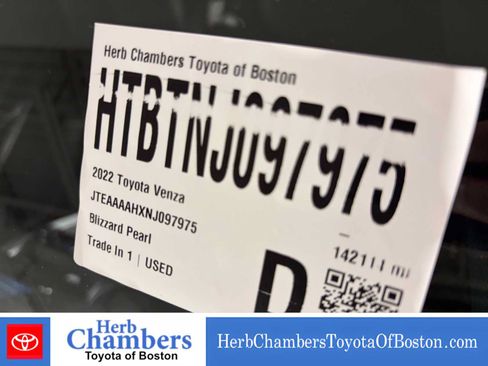 Used 2022 Toyota Venza XLE AWD/4WD image 13