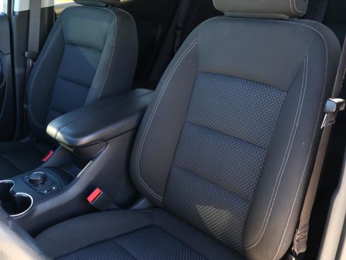 Used 2023 GMC Terrain SLE w/ Driver Convenience Package image 13