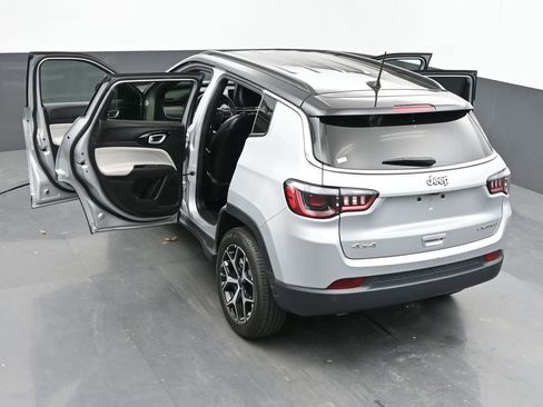 Used 2025 Jeep Compass Limited AWD/4WD image 67
