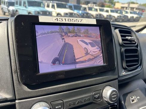 Used 2025 RAM ProMaster 2500 w/ Convenience Group FWD image 28