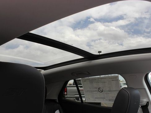 New 2025 Buick Envision Sport Touring image 5