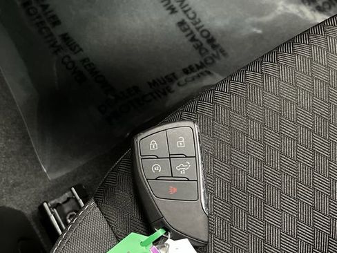 Used 2025 Chevrolet Silverado 1500 LT image 28