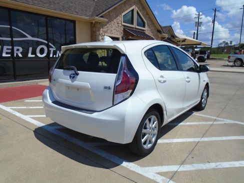 Used 2015 Toyota Prius C Three FWD image 6