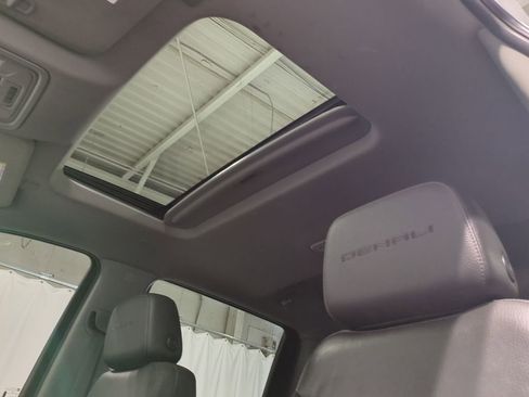 Used 2020 GMC Sierra 3500 Denali w/ Denali Ultimate Package image 22