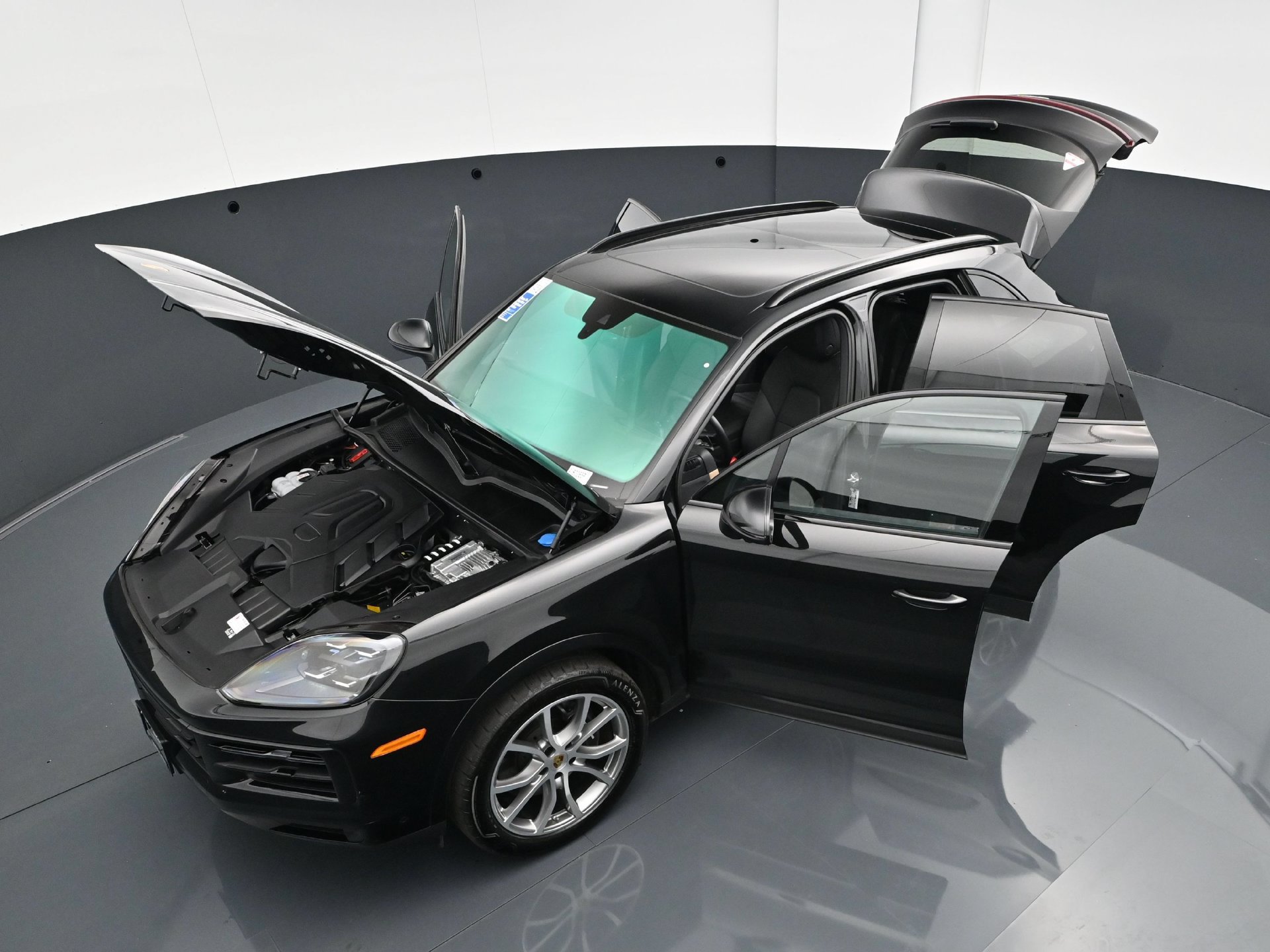 Used 2024 Porsche Cayenne AWD/4WD image 44
