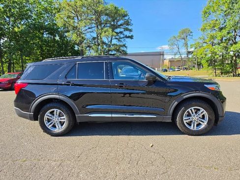 Used 2020 Ford Explorer XLT w/ Equipment Group 202A AWD/4WD image 6