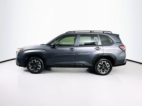 Used 2025 Subaru Forester image 4