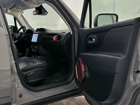 Used 2021 Jeep Renegade Trailhawk AWD/4WD image 26