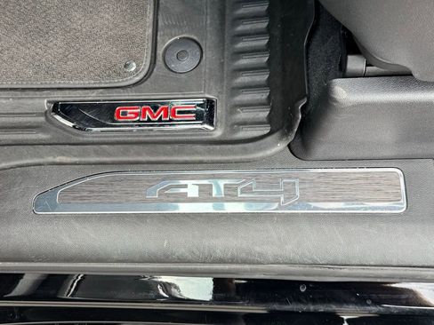 Used 2025 GMC Sierra 1500 AT4 w/ AT4 Premium Package AWD/4WD image 13