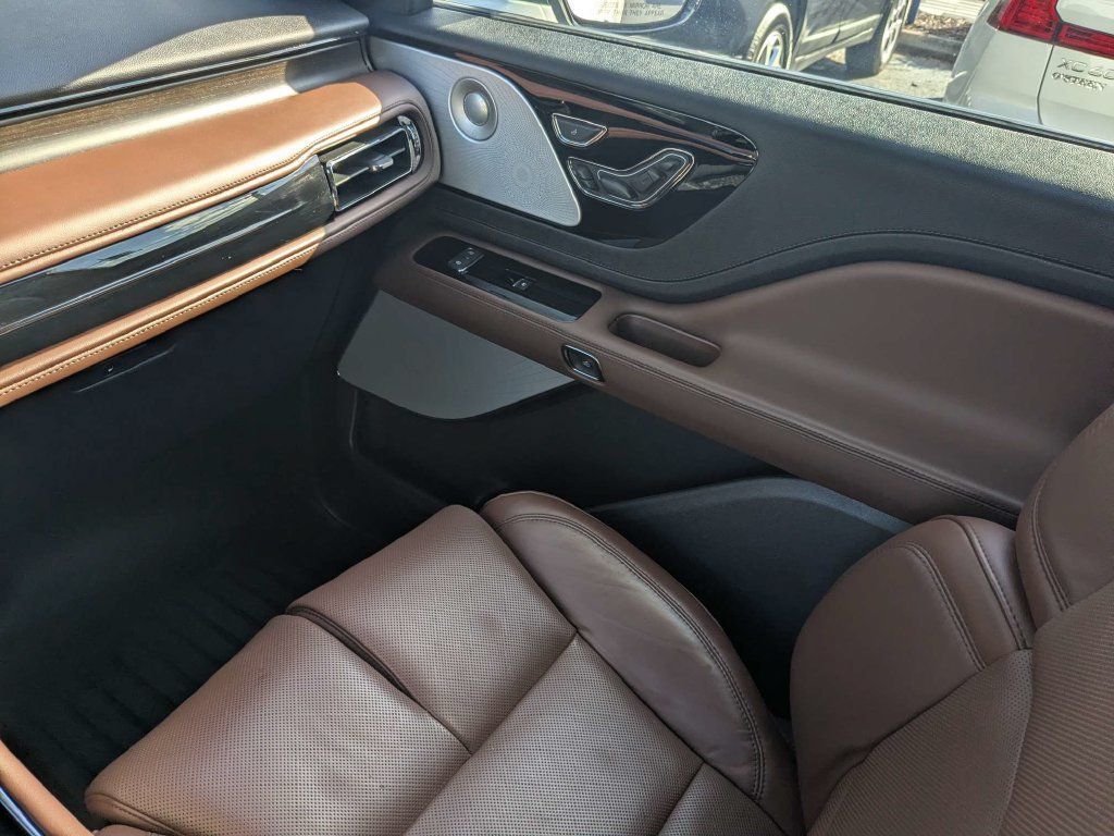Used 2025 Lincoln Aviator Reserve w/ Equipment Group 201A AWD/4WD image 23