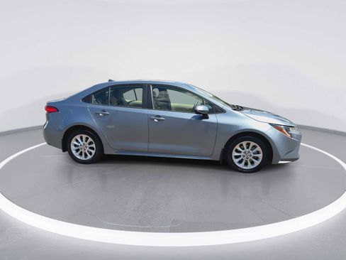 Used 2020 Toyota Corolla LE w/ LE Premium Package image 9
