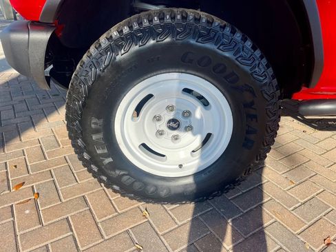 Used 2024 Ford Bronco Heritage Edition image 10