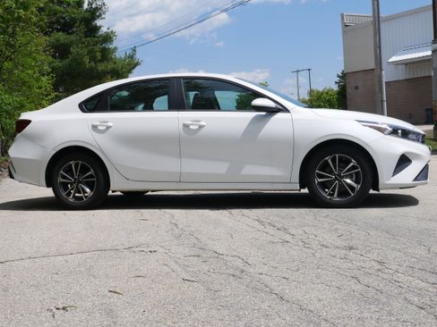 Used 2024 Kia Forte LXS FWD image 8