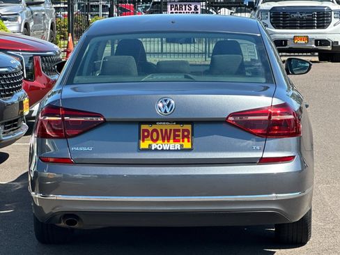 Used 2018 Volkswagen Passat 2.0T S FWD image 5