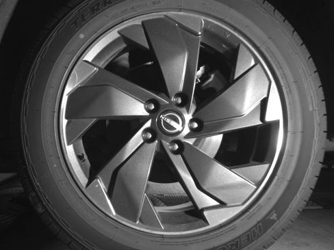 Used 2025 Nissan Rogue SV AWD/4WD image 16