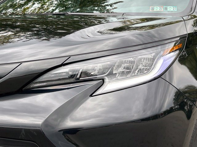 Used 2025 Toyota Sienna XLE Woodland Edition AWD/4WD image 10