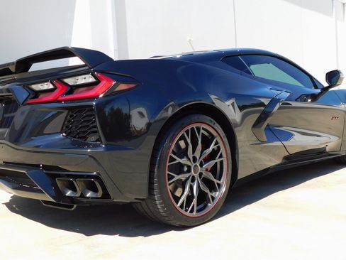 Used 2023 Chevrolet Corvette Stingray Premium Cpe w/ Z51 Performance Package RWD image 23