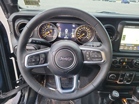 Used 2023 Jeep Gladiator Overland image 21