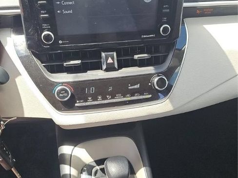 Used 2022 Toyota Corolla LE FWD image 7