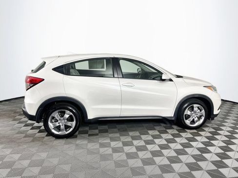 Used 2022 Honda HR-V LX image 9