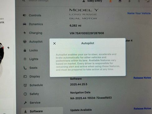 Used 2025 Tesla Model Y Long Range image 15