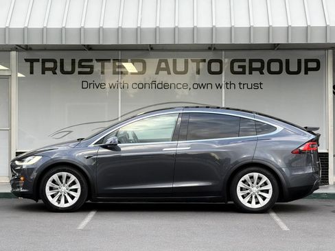 Used 2018 Tesla Model X 75D AWD/4WD image 4