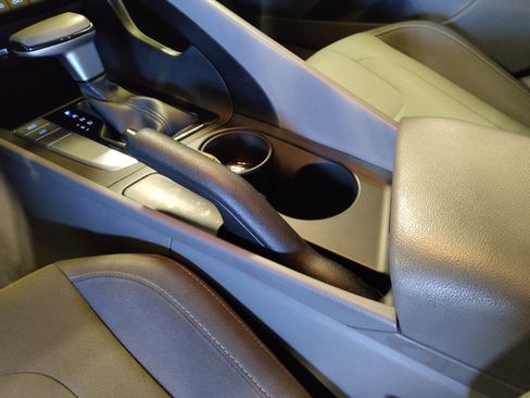 Used 2022 Hyundai Elantra SEL image 26