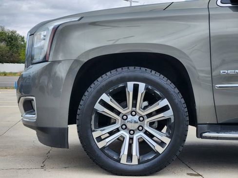 Used 2017 GMC Yukon Denali w/ Open Road Package AWD/4WD image 16
