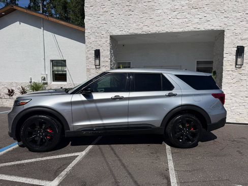 Used 2022 Ford Explorer ST w/ Equipment Group 401A AWD/4WD image 2
