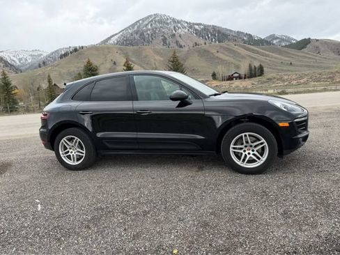 Used 2018 Porsche Macan AWD/4WD image 7