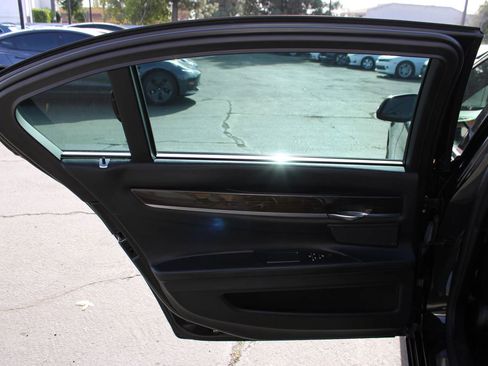 Used 2015 BMW 750Li image 15