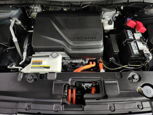 Used 2025 Nissan Leaf S FWD image 28