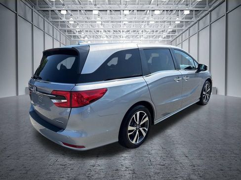 Used 2023 Honda Odyssey Touring image 5
