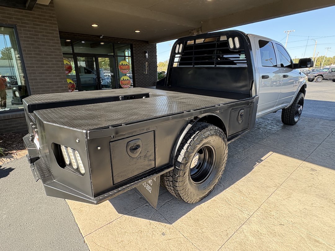 Used 2018 RAM 3500 Tradesman w/ Chrome Appearance Group AWD/4WD image 5