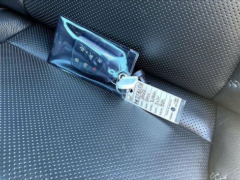 Used 2022 GMC Yukon XL Denali image 15