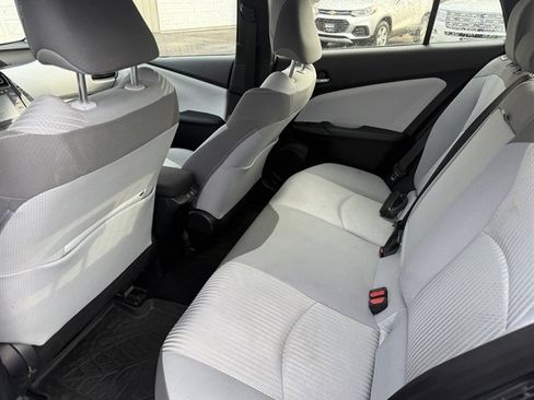 Used 2020 Toyota Prius Prime LE image 18