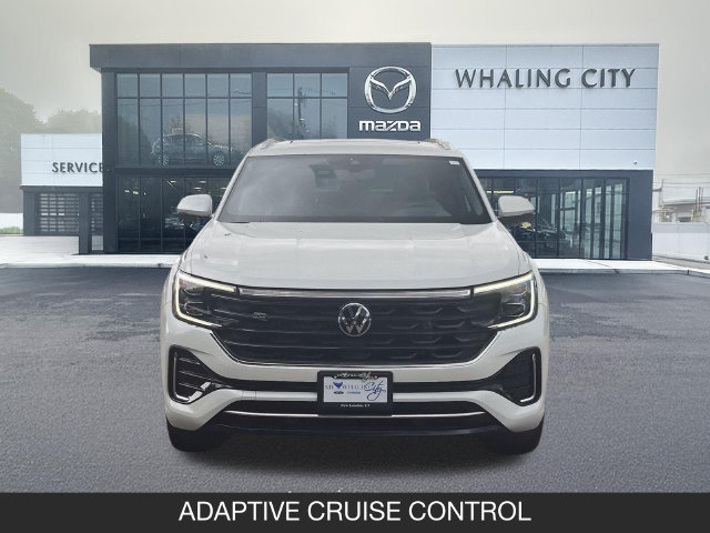 Used 2024 Volkswagen Atlas Cross Sport SEL R-Line AWD/4WD image 2