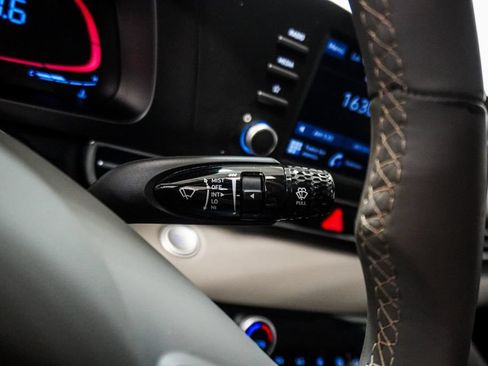 Used 2025 Hyundai Elantra Sport FWD image 15