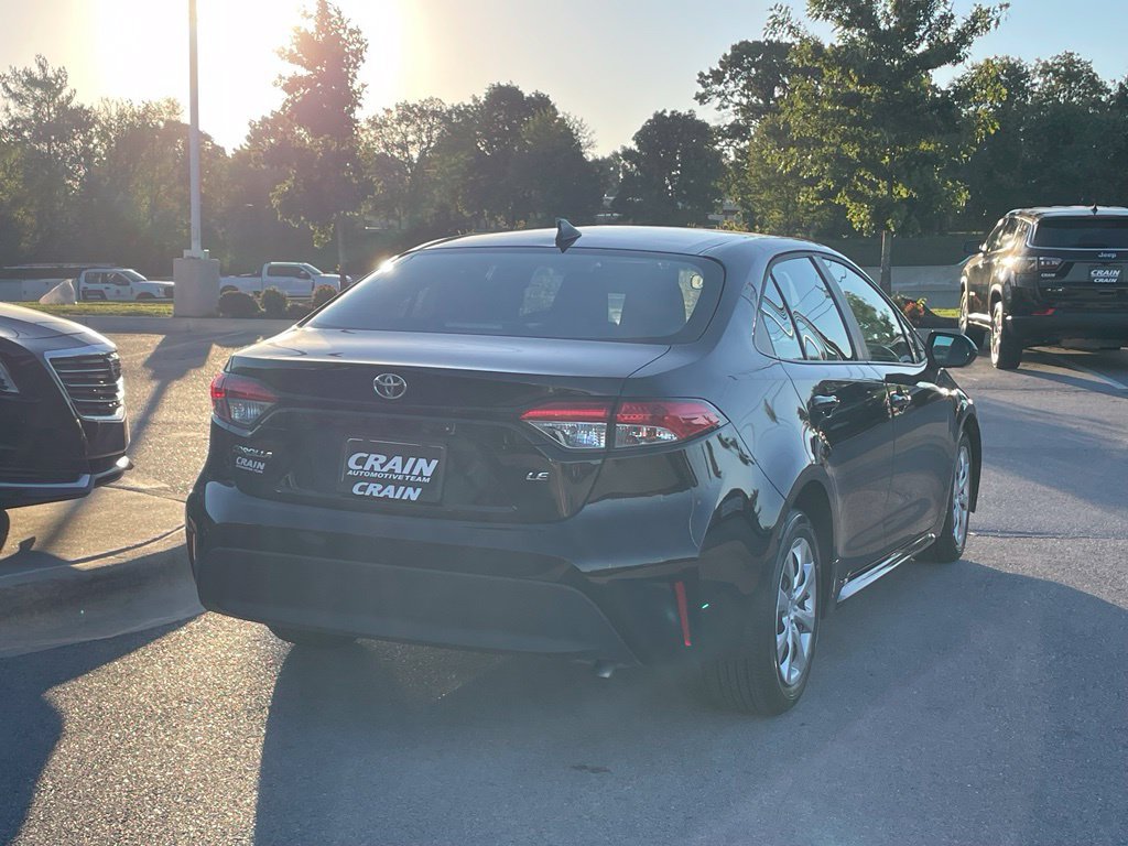Used 2025 Toyota Corolla LE FWD image 7
