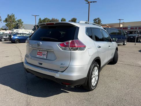Used 2014 Nissan Rogue SV FWD image 3