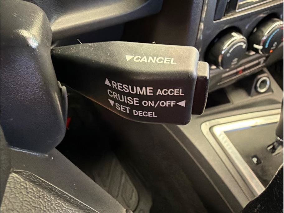 Used 2009 Dodge Challenger R/T w/ Sound Group RWD image 16