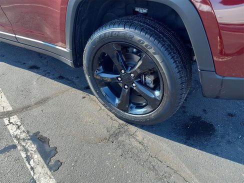 Used 2023 Jeep Grand Cherokee Altitude image 10